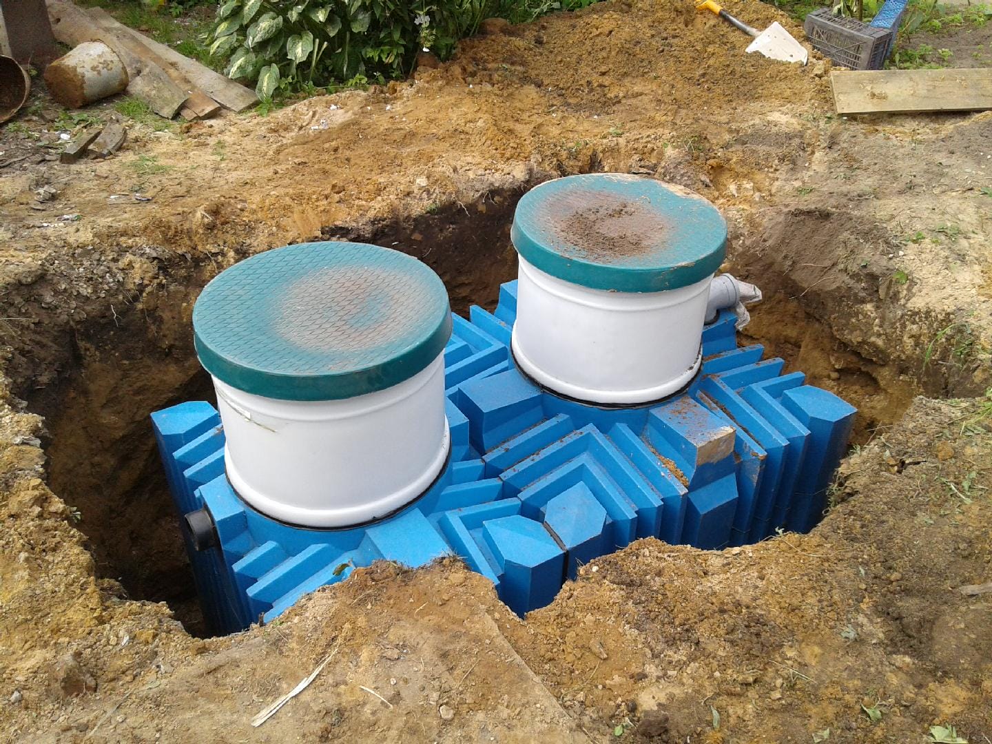 Монтаж септика Танк Универсал 2 